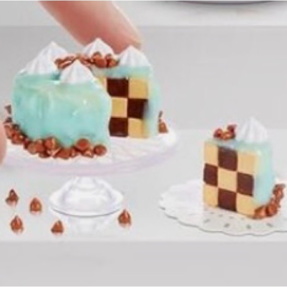 MiniVerse Make it Mini Food: Diner Series 3, Mint Checkerboard Cake
